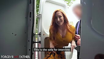 Milf Rousse Se Fait Baiser Brutalement En Public Pour La Première Fois Par Une Grosse Bite