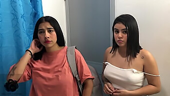 Ibu Tiri Dan Saudara Tiri Menggoda Untuk Threesome Di Kamar Hotel