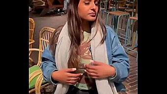 Aventurile Exhibitioniste Ale Karirei: O Compilatie De Flashing In Public Si Frumusete Naturala