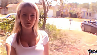 Pov-Video Af En Liderlig Blondine, Der Giver Et Handjob Og Bliver Kneppet Bagfra