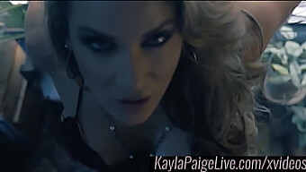 Kayla Paige Se Complace Con Un Juguete Hasta El Clímax