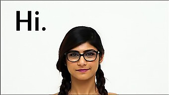 Mia Khalifa'Nın Atletik Fiziği, Samimi Yakın Çekimde Tamamen Sergileniyor